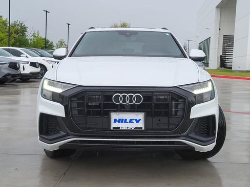 Used 2019 Audi Q8 Prestige w/ Adaptive Chassis Package AWD/4WD image 2