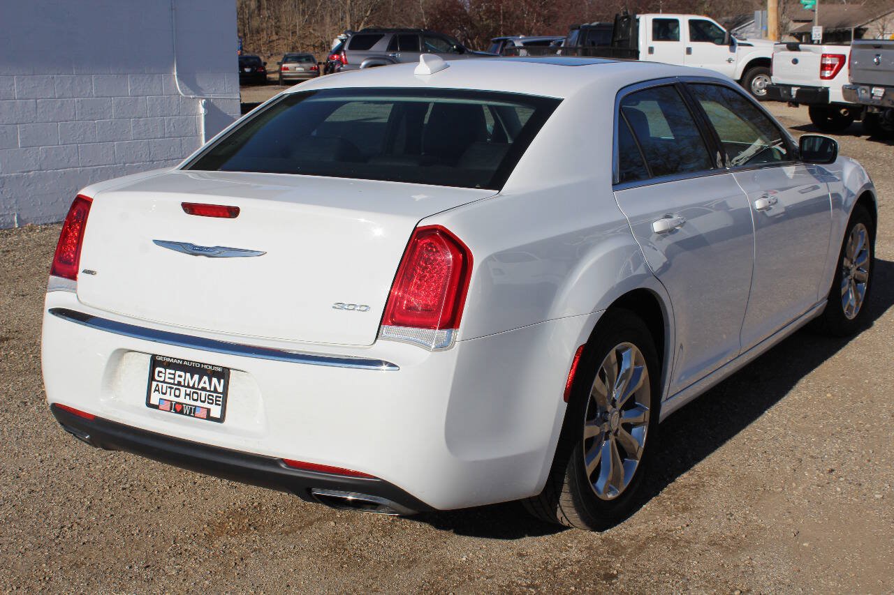Used 2016 Chrysler 300 Limited AWD/4WD image 5