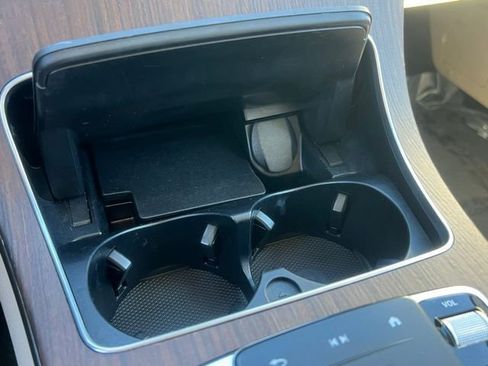 Used 2022 Mercedes-Benz GLC 300 4MATIC w/ Premium Package Lite image 33