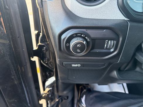 Used 2024 Jeep Gladiator Sport image 17