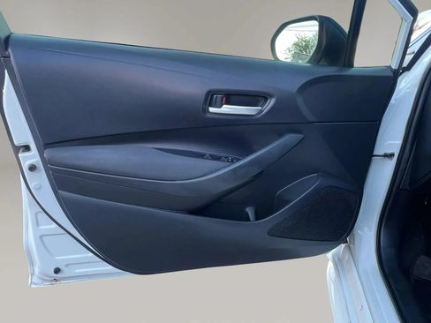 Used 2020 Toyota Corolla LE FWD image 11