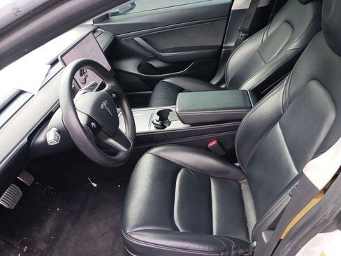 Used 2021 Tesla Model 3 Standard Range Plus image 4