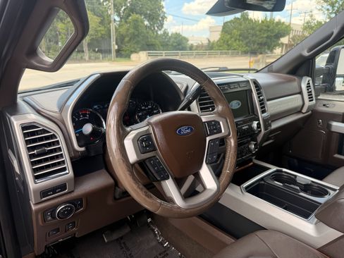 Used 2017 Ford F350 King Ranch w/ FX4 Off-Road Package image 9