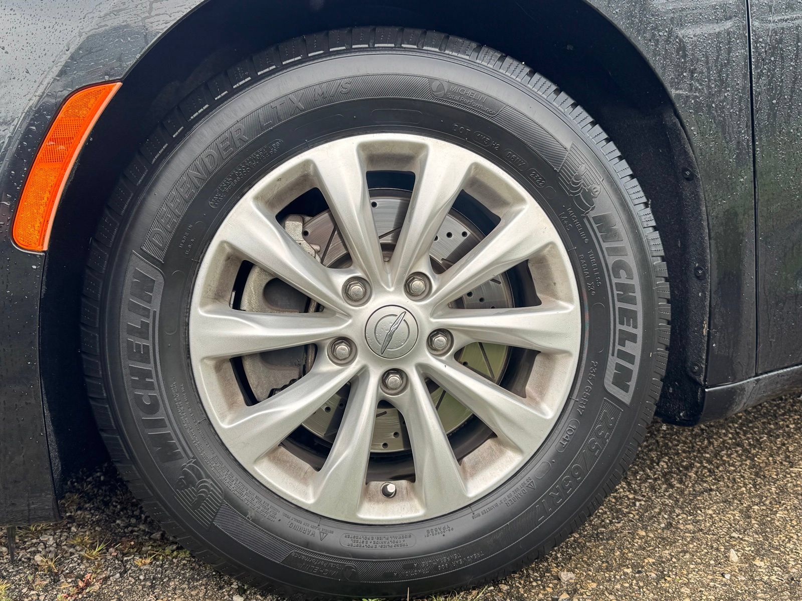 Used 2018 Chrysler Pacifica Touring-L FWD image 10