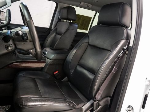 Used 2017 GMC Yukon SLT image 11