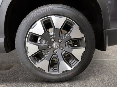 New 2026 Honda Pilot Touring image 9