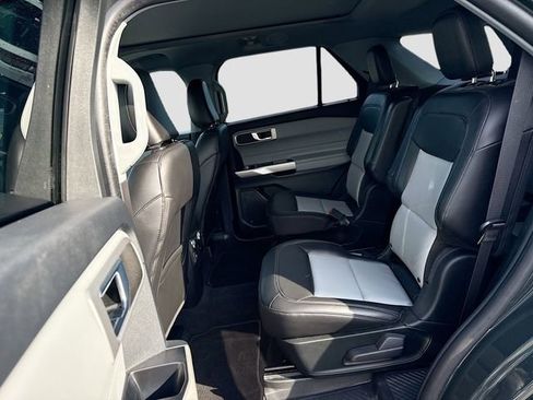 Certified 2022 Ford Explorer XLT w/ Equipment Group 202A image 27