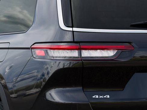 New 2025 Jeep Grand Cherokee L Limited AWD/4WD image 9