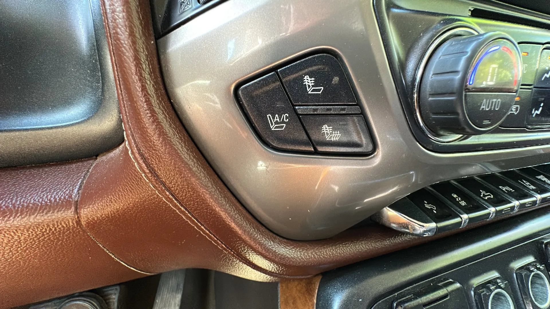 Used 2015 Chevrolet Silverado 3500 High Country w/ Duramax Plus Package AWD/4WD image 20
