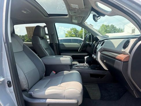Used 2021 Toyota Tundra Limited w/ Limited Premium Package AWD/4WD image 29