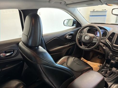 Used 2022 Jeep Cherokee Trailhawk w/ Comfort/Convenience Group image 29