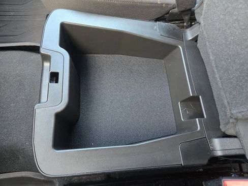 Used 2024 GMC Sierra 1500 SLE image 25