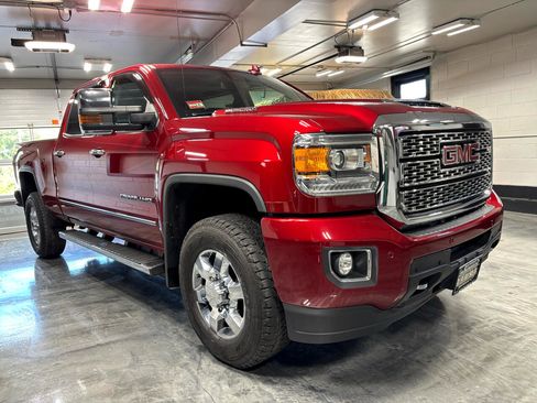 Used 2018 GMC Sierra 3500 Denali w/ Duramax Plus Package image 2