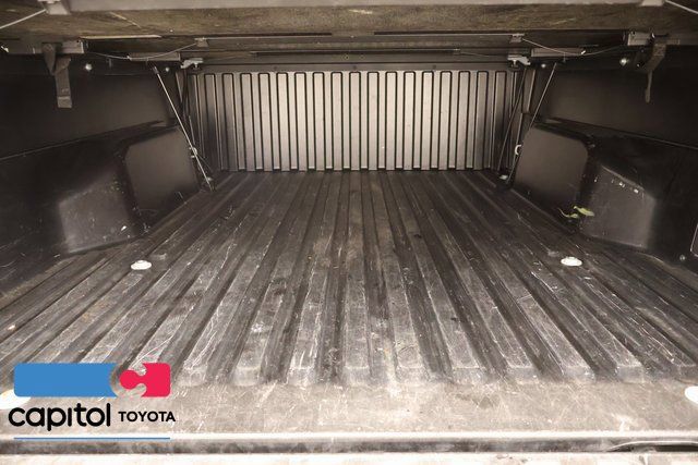 Used 2019 Toyota Tacoma TRD Off-Road w/ TRD Premium Off Road Package AWD/4WD image 29