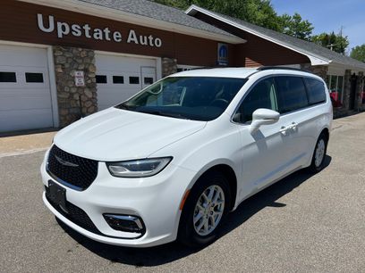 Used 2022 Chrysler Pacifica Touring-L