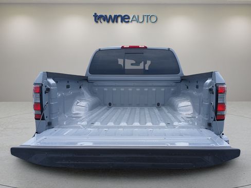 Used 2025 Nissan Frontier PRO-4X AWD/4WD image 13