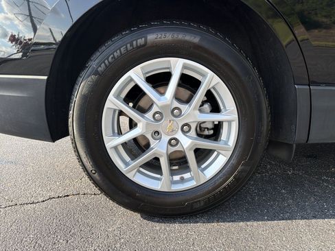 Used 2024 Chevrolet Equinox LT FWD image 17
