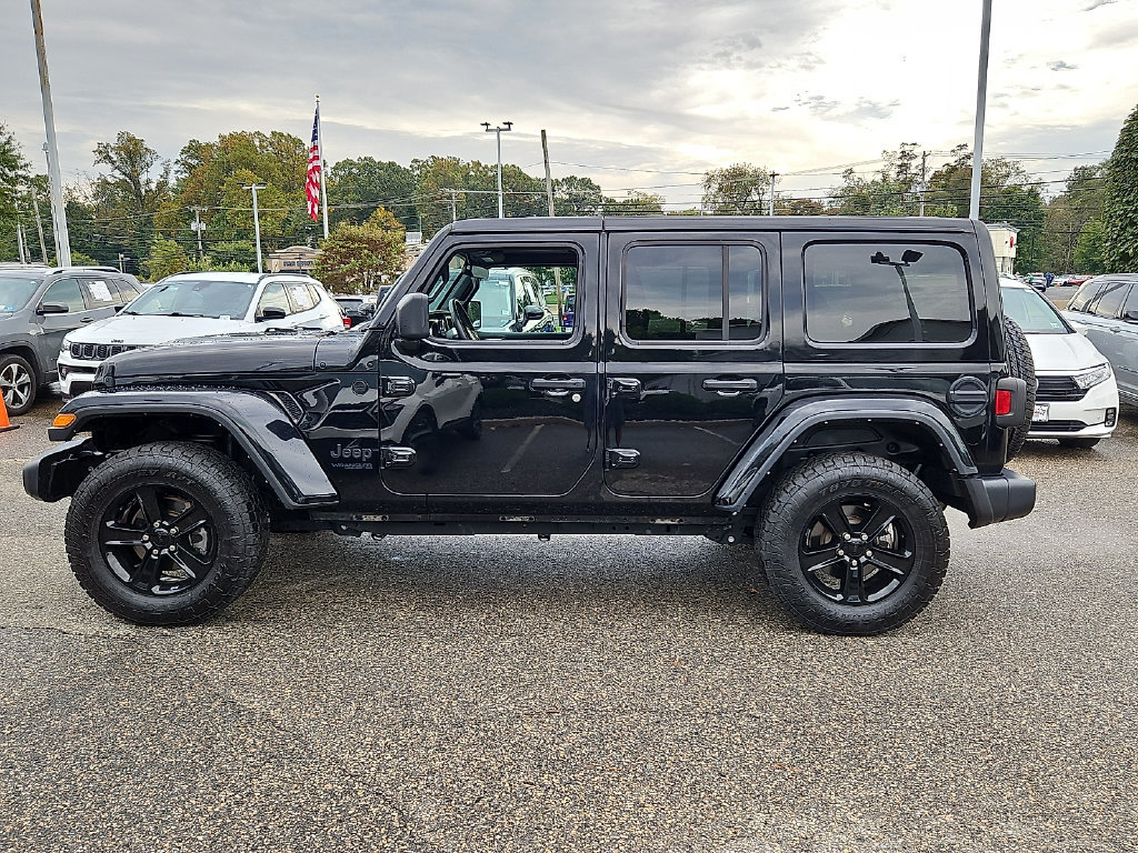 Used 2021 Jeep Wrangler Unlimited Sahara AWD/4WD image 4