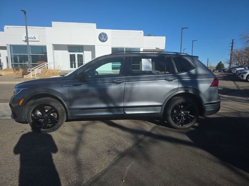 Certified 2024 Volkswagen Tiguan SE R-Line image 2