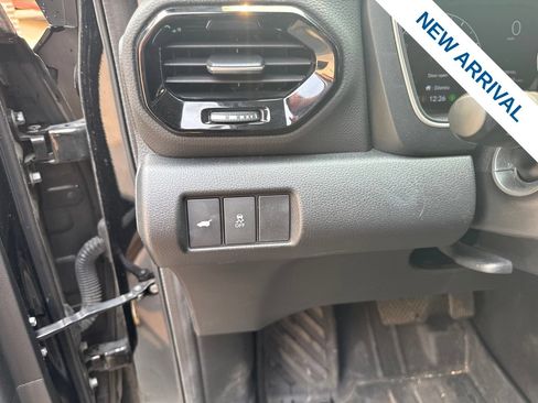 Used 2024 Honda Pilot Touring image 20