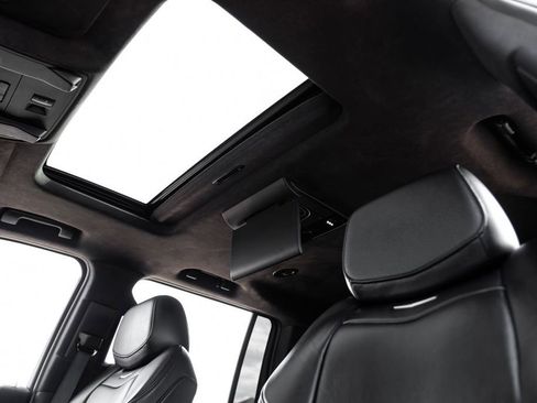 Used 2020 Cadillac Escalade ESV Platinum image 4