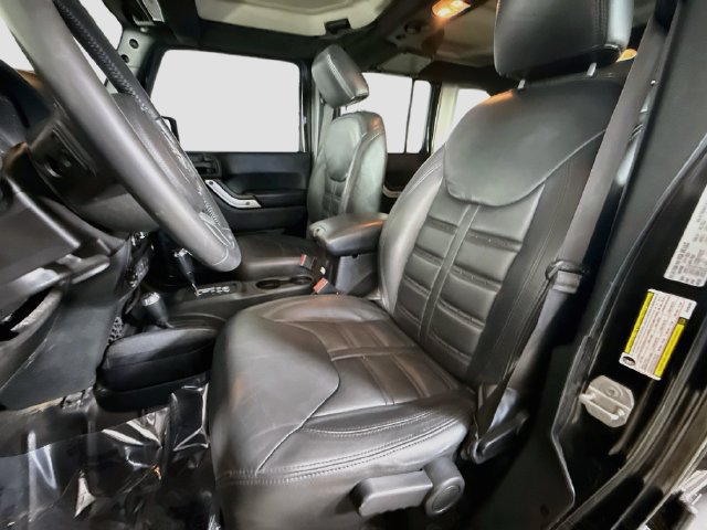 Used 2018 Jeep Wrangler Unlimited Rubicon w/ Cold Weather Group AWD/4WD image 21