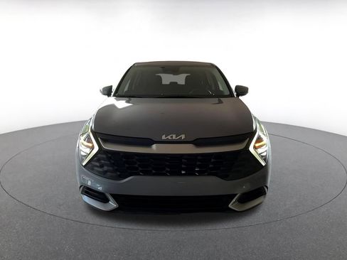 Used 2025 Kia Sportage LX image 4