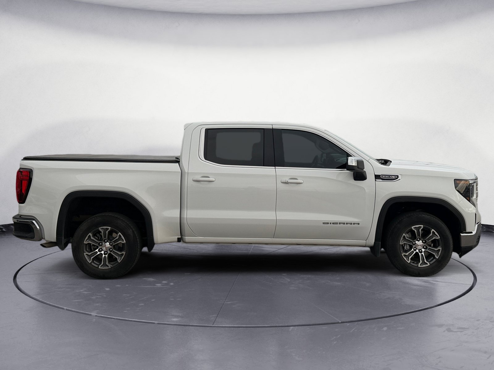 Used 2023 GMC Sierra 1500 SLE RWD image 6