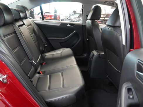 Used 2017 Volkswagen Jetta SE FWD image 30