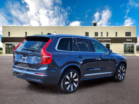 Used 2025 Volvo XC90 T8 Plus w/ Protection Package Premier AWD/4WD image 3