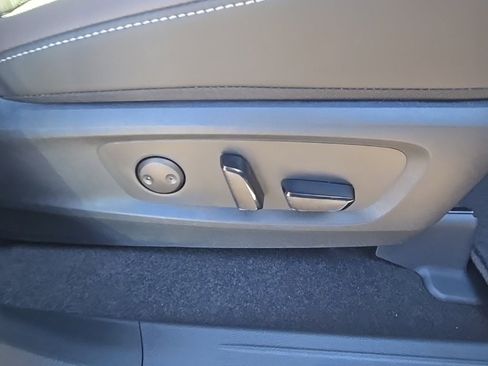 New 2026 Nissan Pathfinder Platinum image 27