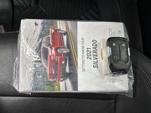 Used 2021 Chevrolet Silverado 1500 LT Trail Boss w/ Convenience Package II image 43