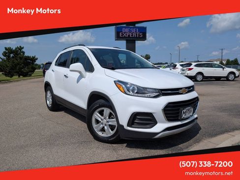 Used 2019 Chevrolet Trax LT w/ LT Convenience Package FWD image 1