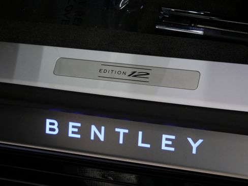 Used 2024 Bentley Flying Spur W12 image 40