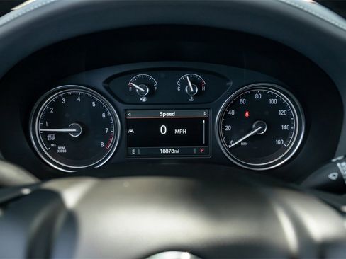 Used 2024 Buick Enclave Essence w/ Sport Touring Edition image 27