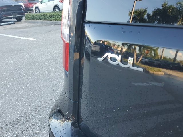 Used 2013 Kia Soul + w/ Audio Pkg FWD image 6