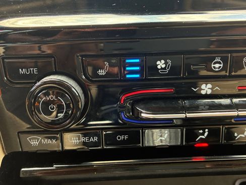 Used 2022 Jeep Grand Cherokee L Limited w/ Luxury Tech Group II image 26