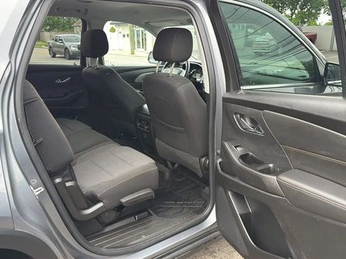 Used 2020 Chevrolet Traverse LS FWD image 26