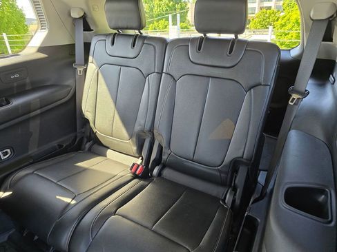 Used 2023 Jeep Grand Cherokee L Limited AWD/4WD image 19