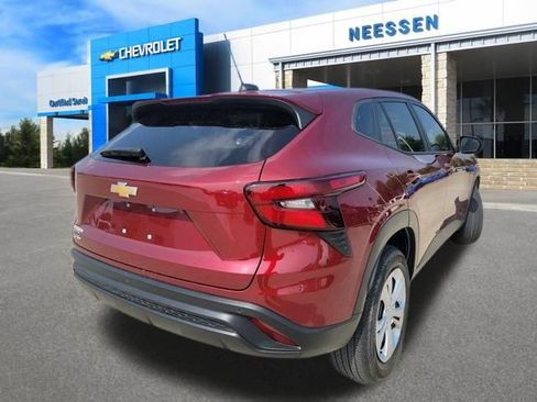 Used 2025 Chevrolet Trax LS w/ Driver Confidence Package FWD image 7