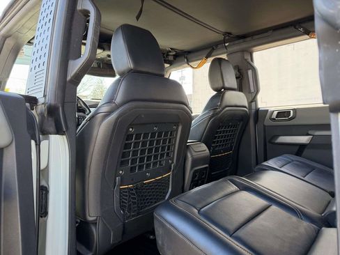 Used 2021 Ford Bronco Badlands w/ Sasquatch Package image 24