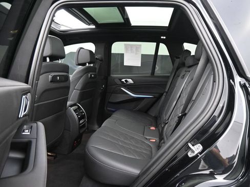 Used 2025 BMW X5 xDrive40i w/ Climate Comfort Package AWD/4WD image 19