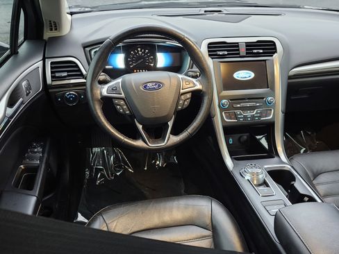 Used 2018 Ford Fusion Energi SE image 27