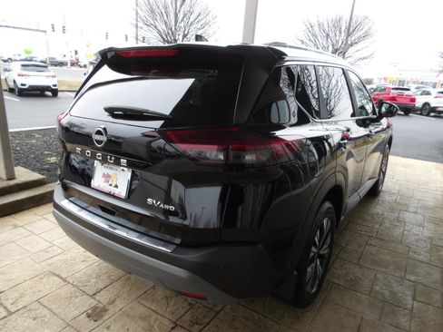 Certified 2023 Nissan Rogue SV w/ SV Premium B Package image 7