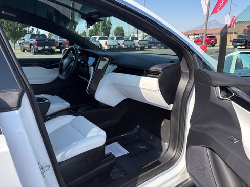 Used 2021 Tesla Model X Long Range AWD/4WD image 25