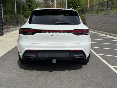 Certified 2023 Porsche Macan image 6