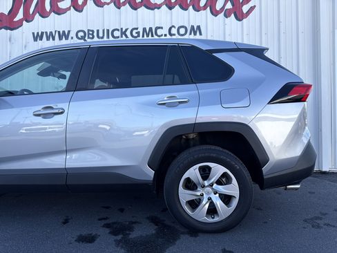 Used 2022 Toyota RAV4 LE image 2