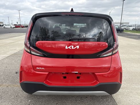 Used 2025 Kia Soul LX w/ LX Technology Package image 4