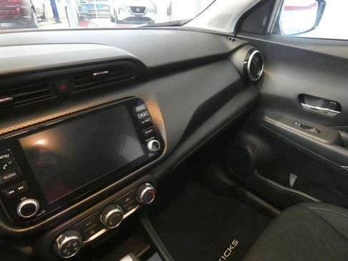 Used 2024 Nissan Kicks SV FWD image 11