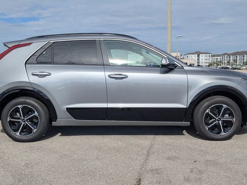 New 2025 Kia Niro SX image 4
